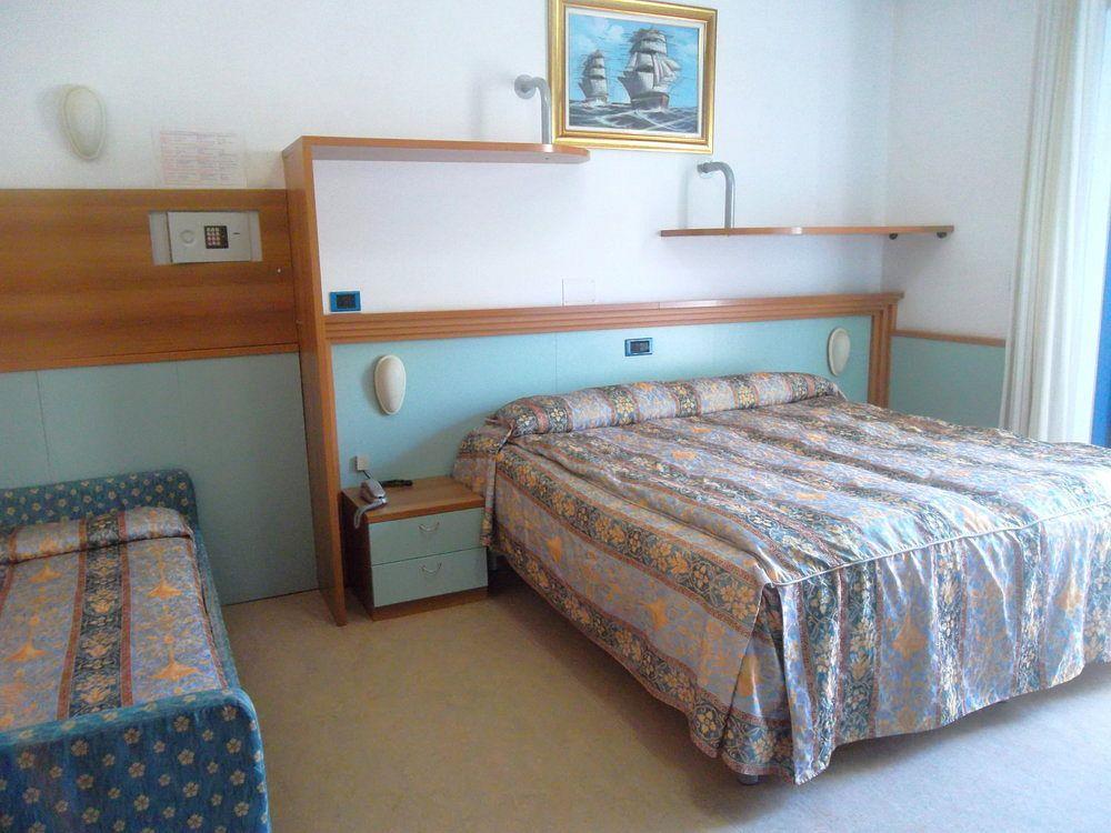 Hotel Marina روزيتو ديلي أبروتسي المظهر الخارجي الصورة