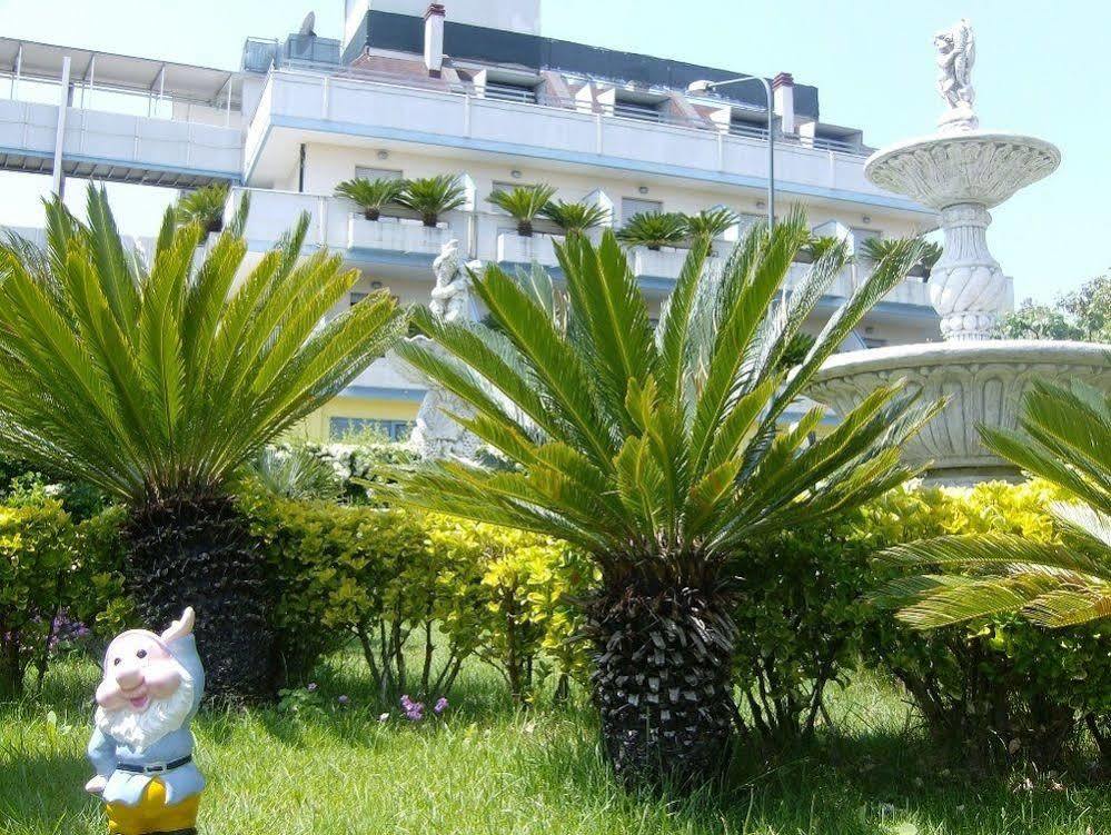 Hotel Marina روزيتو ديلي أبروتسي المظهر الخارجي الصورة