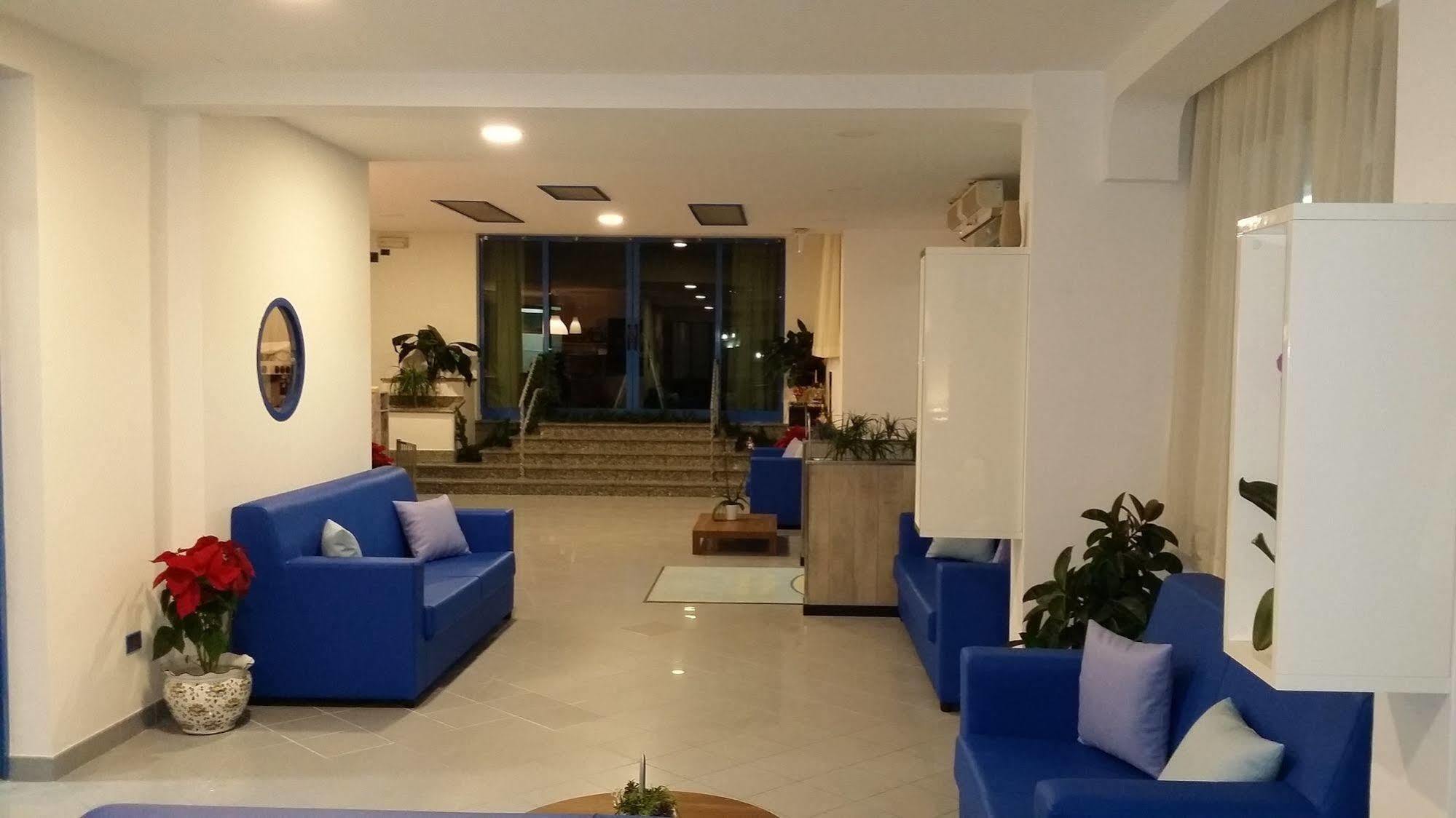 Hotel Marina روزيتو ديلي أبروتسي المظهر الخارجي الصورة